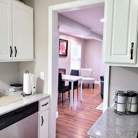 Apartment With Brand New Furniture And Large Parking 웨스트세네카 외부 사진